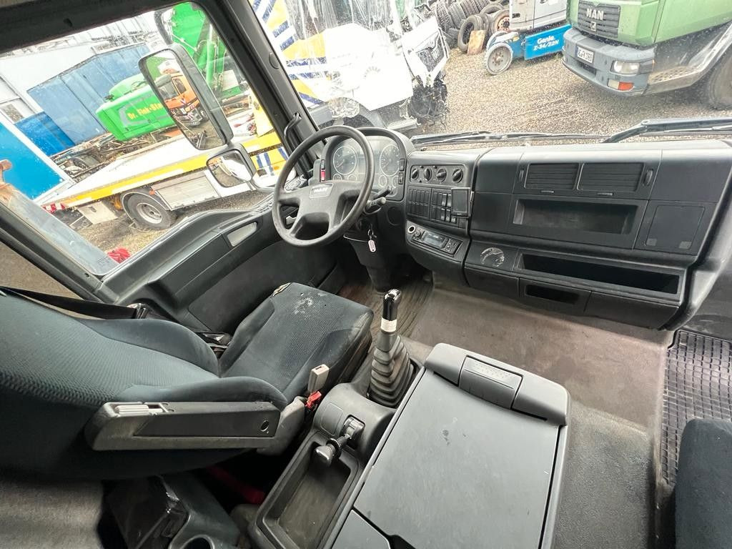 MAN 8.180 4X2 offene Pritsche MAN 8.180 4X2 offene Pritsche - Furgone con cassone fisso: foto 4 MAN 8.180 4X2 offene Pritsche MAN 8.180 4X2 offene Pritsche - Furgone con cassone fisso: foto 4