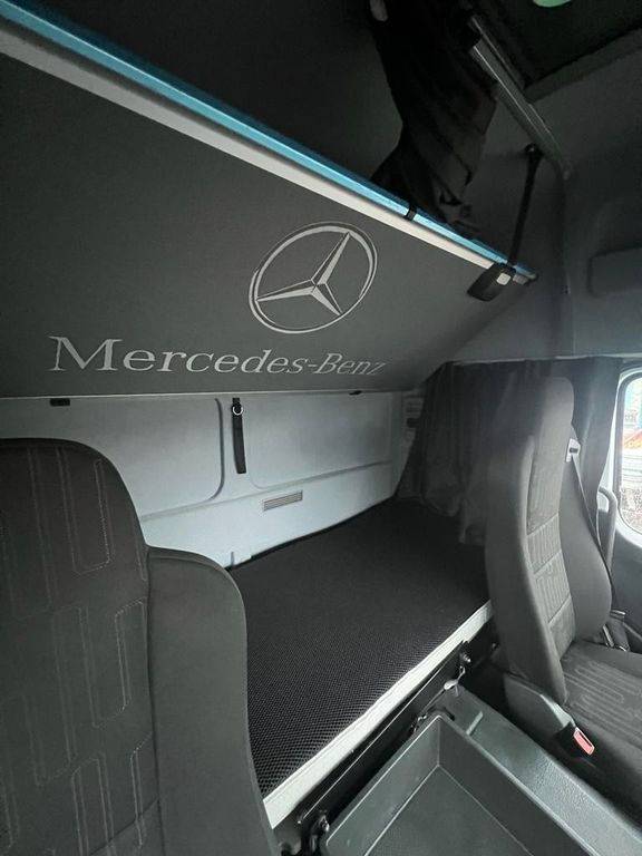 Mercedes-Benz 1324 4X2 Koffer Plane 6 to. Hebebühne Mercedes-Benz 1324 4X2 Koffer Plane 6 to. Hebebühne - Camion centinato: foto 4 Mercedes-Benz 1324 4X2 Koffer Plane 6 to. Hebebühne Mercedes-Benz 1324 4X2 Koffer Plane 6 to. Hebebühne - Camion centinato: foto 4
