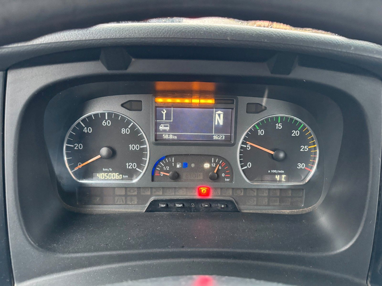 Mercedes-Benz 1833 4X2 Meiller AK 12 Absetzkipper Mercedes-Benz 1833 4X2 Meiller AK 12 Absetzkipper - Autocarro multibenna: foto 4 Mercedes-Benz 1833 4X2 Meiller AK 12 Absetzkipper Mercedes-Benz 1833 4X2 Meiller AK 12 Absetzkipper - Autocarro multibenna: foto 4