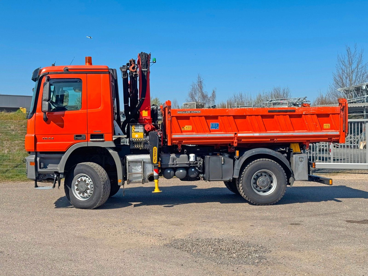 Mercedes-Benz 1844 4x4 Meiller 3S Bordmatik Palfinger PK16001K - Autocarro ribaltabile: foto 3 Mercedes-Benz 1844 4x4 Meiller 3S Bordmatik Palfinger PK16001K - Autocarro ribaltabile: foto 3