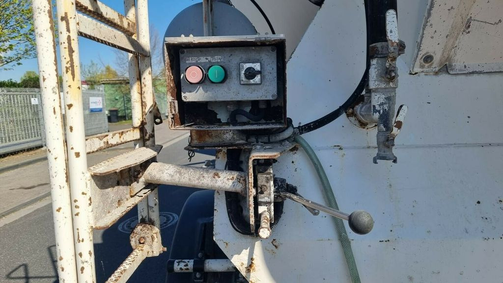 Müller-Mitteltal 2 Achs Betonmischauflieger Liebherr Müller-Mitteltal 2 Achs Betonmischauflieger Liebherr - Semirimorchio betoniera: foto 5 Müller-Mitteltal 2 Achs Betonmischauflieger Liebherr Müller-Mitteltal 2 Achs Betonmischauflieger Liebherr - Semirimorchio betoniera: foto 5