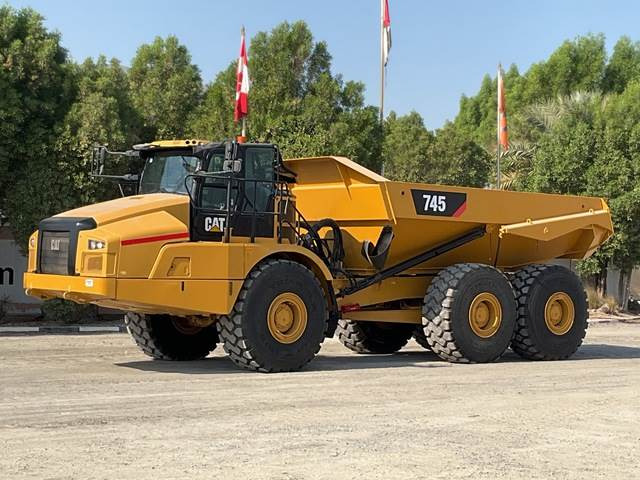 CAT 745 - Dumper articolato: foto 1 CAT 745 - Dumper articolato: foto 1