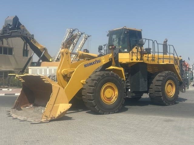 Komatsu WA600-6R - Pala gommata: foto 1 Komatsu WA600-6R - Pala gommata: foto 1
