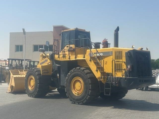 Komatsu WA600-6R - Pala gommata: foto 2 Komatsu WA600-6R - Pala gommata: foto 2