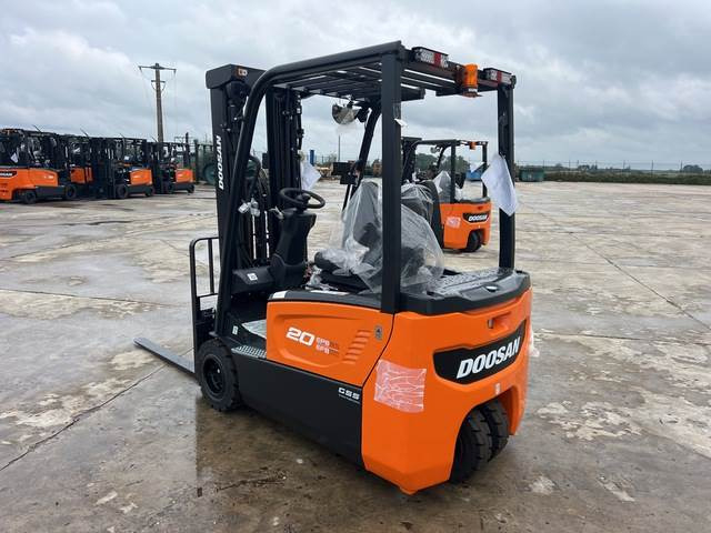 Doosan B20T-7 PLUS - Carrello elevatore elettrico: foto 2 Doosan B20T-7 PLUS - Carrello elevatore elettrico: foto 2