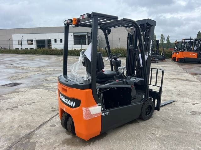 Doosan B20T-7 PLUS - Carrello elevatore elettrico: foto 3 Doosan B20T-7 PLUS - Carrello elevatore elettrico: foto 3