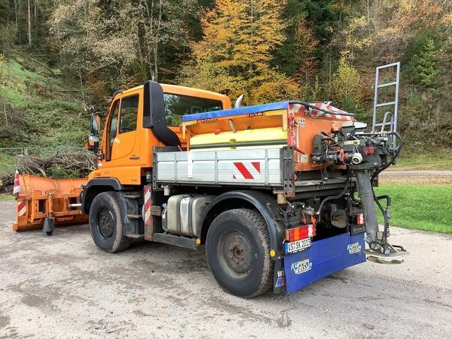 MB Trac Unimog U300 - Mezzo spazzaneve: foto 3 MB Trac Unimog U300 - Mezzo spazzaneve: foto 3