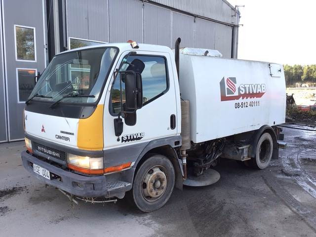 Mitsubishi Canter - Spazzatrice stradale: foto 1 Mitsubishi Canter - Spazzatrice stradale: foto 1