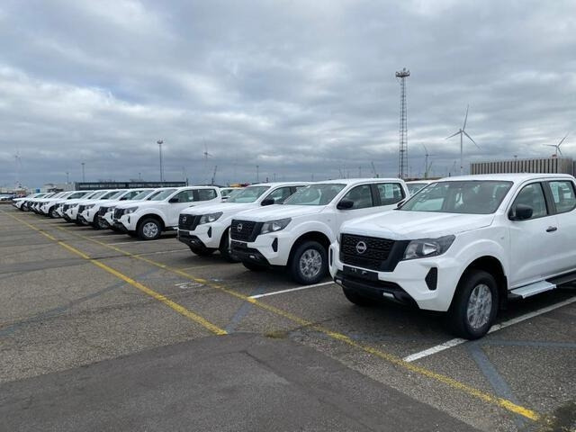 Nissan Navara - Furgone: foto 1 Nissan Navara - Furgone: foto 1