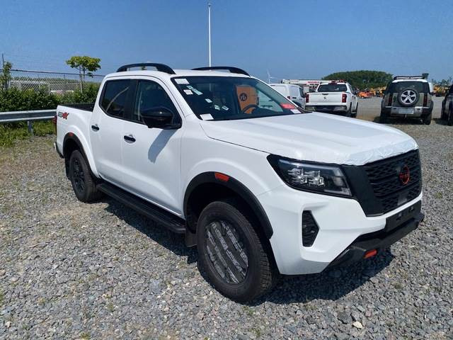 Nissan Navara - Furgone: foto 4 Nissan Navara - Furgone: foto 4