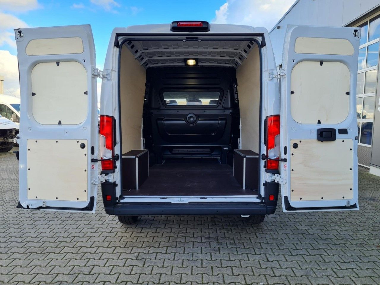 Fiat Ducato 35 Kasten Doka 6-Sitze L3H2 AG KLIMA Navi - Furgone chiuso, Furgone doppia cabina: foto 5 Fiat Ducato 35 Kasten Doka 6-Sitze L3H2 AG KLIMA Navi - Furgone chiuso, Furgone doppia cabina: foto 5