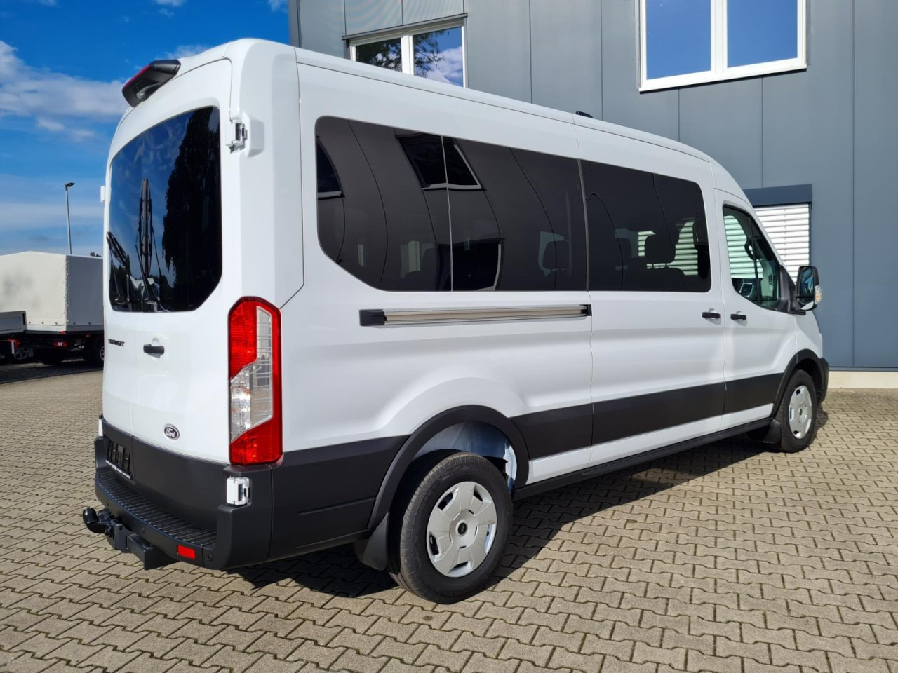 Ford Transit 350 Kombi 9 Sitze L3 AG Trend AHK KAMERA - Minibus, Pulmino: foto 4 Ford Transit 350 Kombi 9 Sitze L3 AG Trend AHK KAMERA - Minibus, Pulmino: foto 4