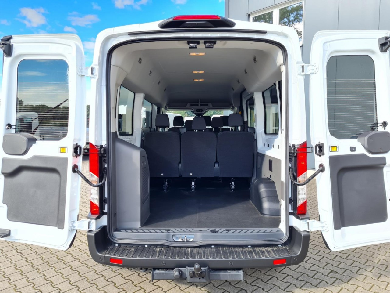 Ford Transit 350 Kombi 9 Sitze L3 AG Trend AHK KAMERA - Minibus, Pulmino: foto 5 Ford Transit 350 Kombi 9 Sitze L3 AG Trend AHK KAMERA - Minibus, Pulmino: foto 5