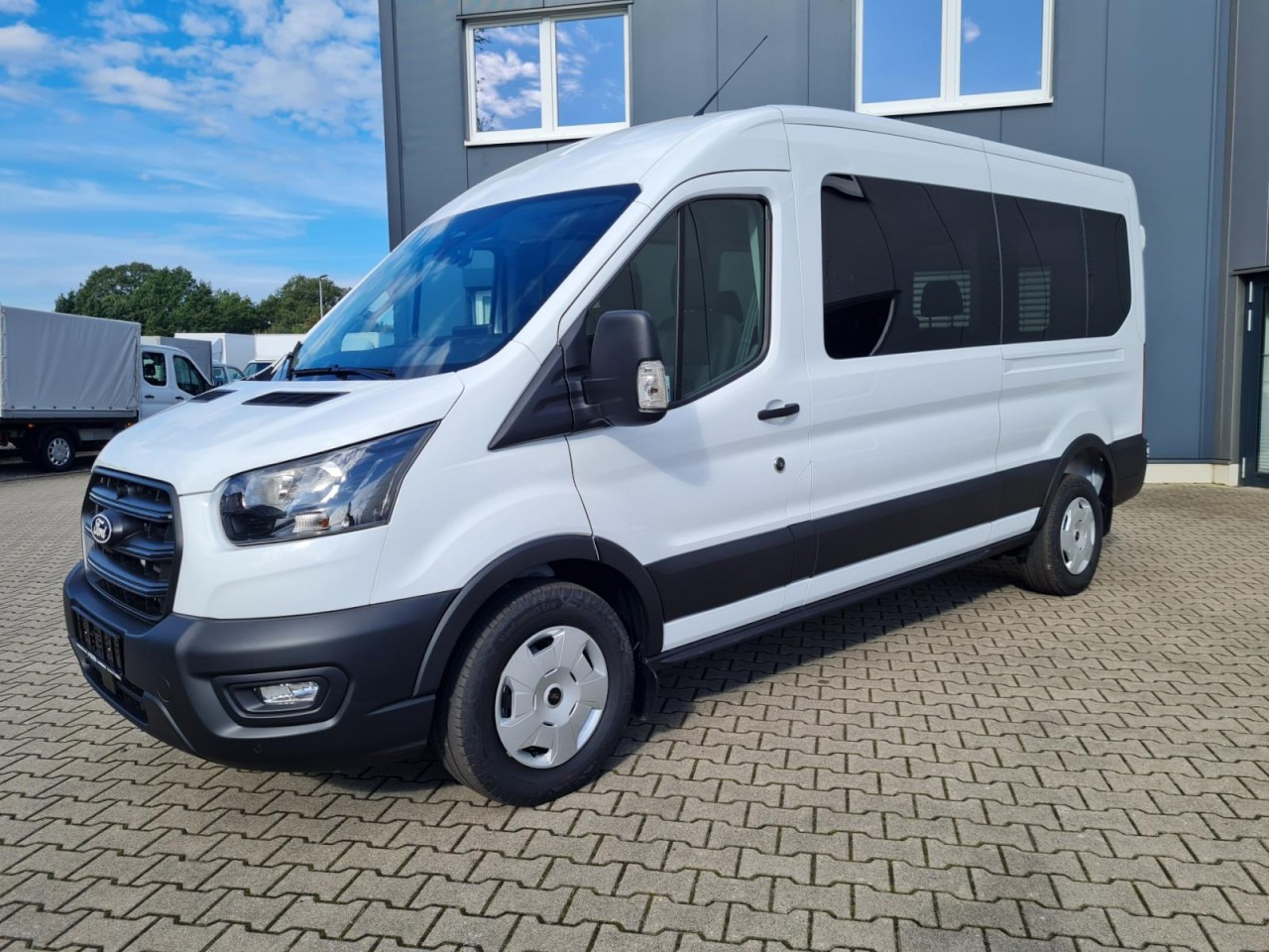 Ford Transit 350 Kombi TDCi L3 AG Trend 9 Sitze AHK KAMERA - Minibus, Pulmino: foto 3 Ford Transit 350 Kombi TDCi L3 AG Trend 9 Sitze AHK KAMERA - Minibus, Pulmino: foto 3