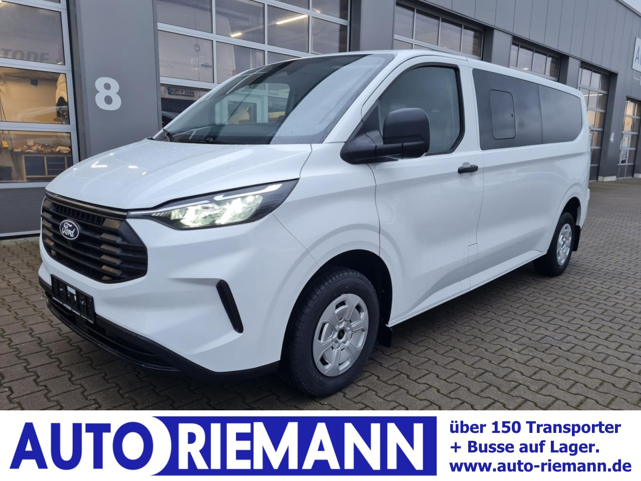 Ford Transit Custom Kombi 320 L2 Trend 9 Sitze KAMERA - Minibus, Pulmino: foto 1 Ford Transit Custom Kombi 320 L2 Trend 9 Sitze KAMERA - Minibus, Pulmino: foto 1