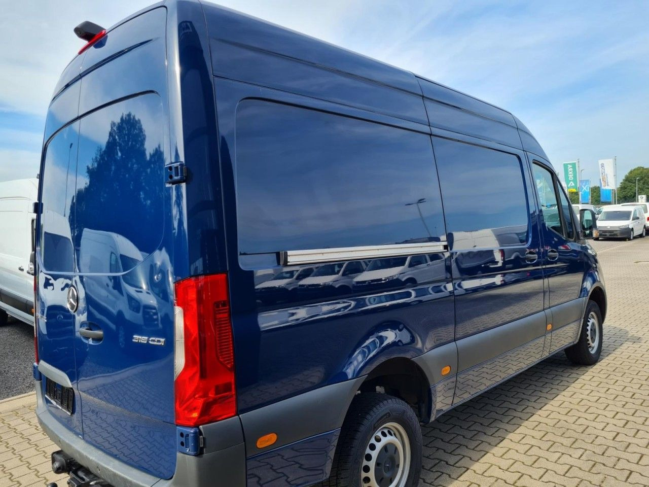Mercedes-Benz Sprinter 316 Kasten CDI MR RWD AHK MBUX KAMERA - Furgone chiuso: foto 4 Mercedes-Benz Sprinter 316 Kasten CDI MR RWD AHK MBUX KAMERA - Furgone chiuso: foto 4