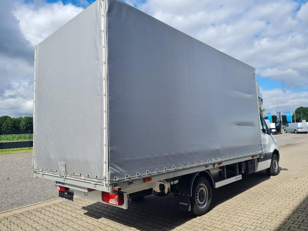 Mercedes-Benz Sprinter 317 CDI Pritsche Plane Schlafkab. RWD - Furgone centinato: foto 4 Mercedes-Benz Sprinter 317 CDI Pritsche Plane Schlafkab. RWD - Furgone centinato: foto 4