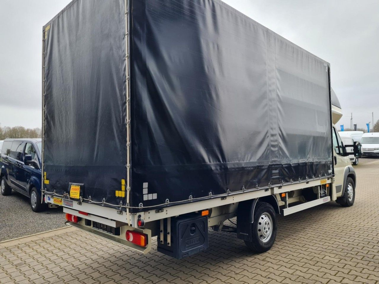 Peugeot Boxer Pritsche L4 Schiebe Plane Schlafkab Luftfe - Furgone centinato: foto 4 Peugeot Boxer Pritsche L4 Schiebe Plane Schlafkab Luftfe - Furgone centinato: foto 4