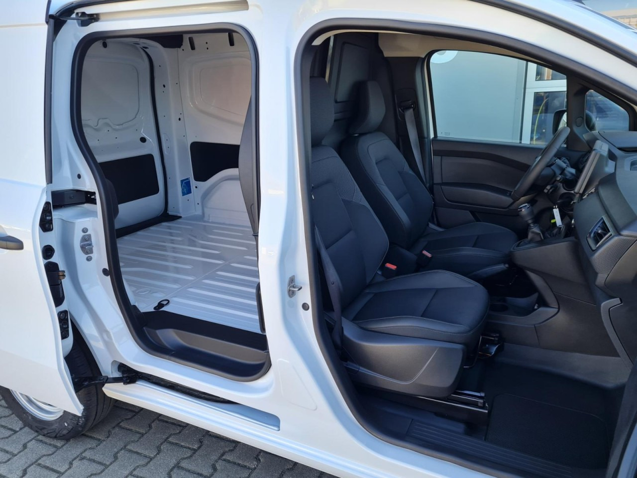 Renault Kangoo Van Kasten L1H1 TCe 1.3i KLIMA PDC TEMPOMAT - Furgoncino: foto 4 Renault Kangoo Van Kasten L1H1 TCe 1.3i KLIMA PDC TEMPOMAT - Furgoncino: foto 4