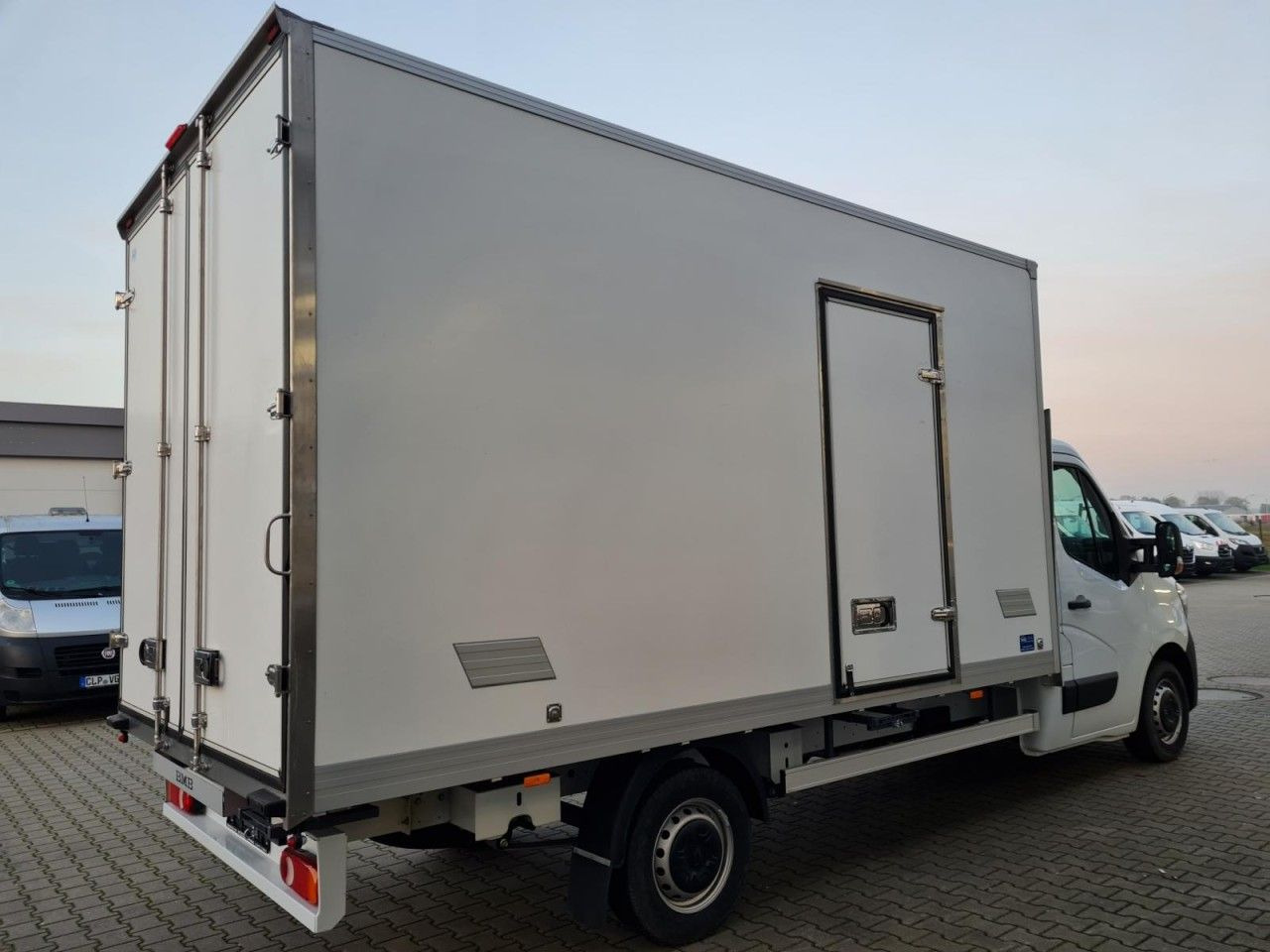Renault Master 3.5t Möbel Koffer KLIMA LUFTFEDERUNG TEMP - Furgone box: foto 5 Renault Master 3.5t Möbel Koffer KLIMA LUFTFEDERUNG TEMP - Furgone box: foto 5