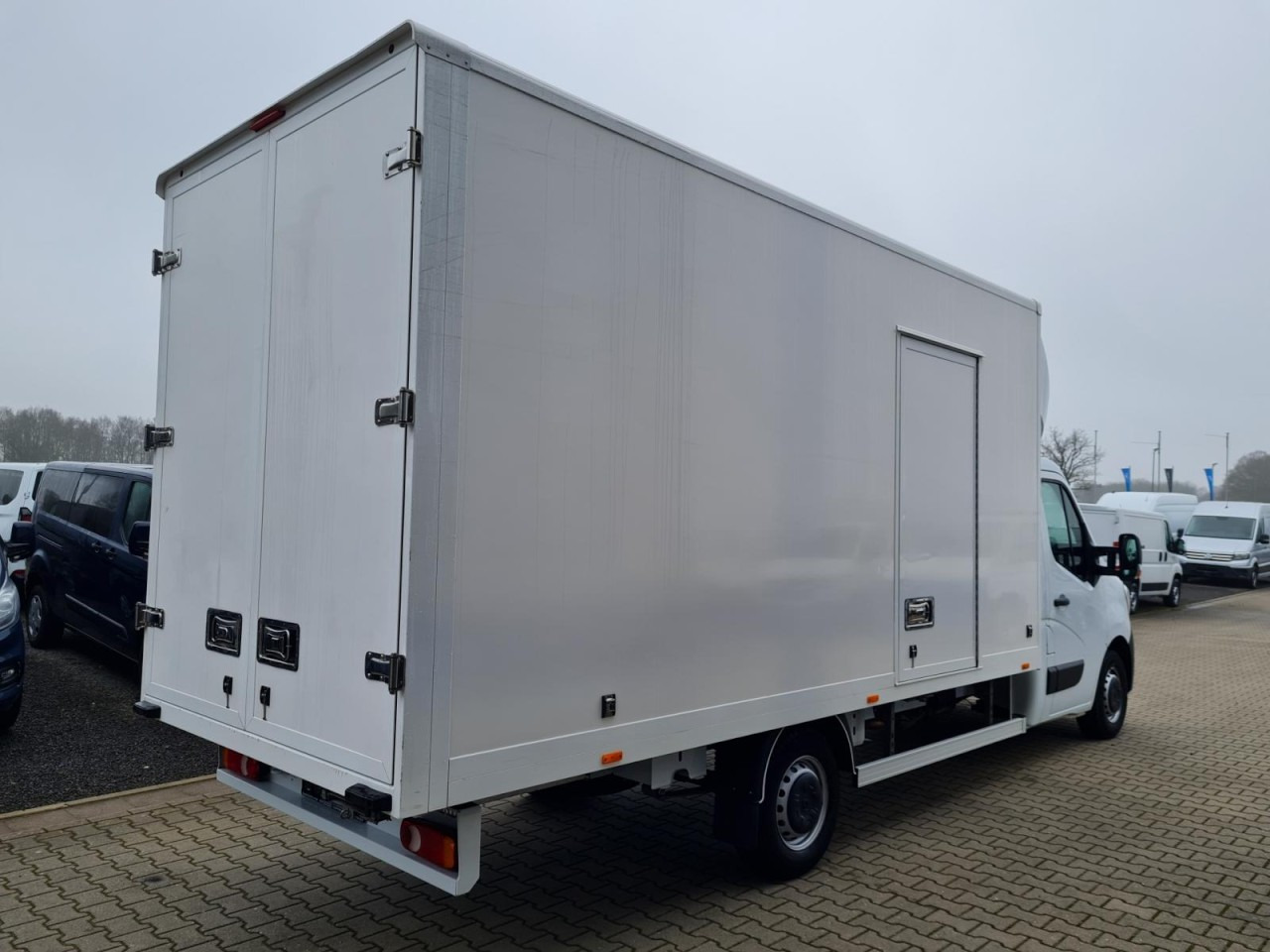 Renault Master 3.5t Möbel Koffer mit 10 Pal. Plätze TEMPOMAT - Furgone box: foto 4 Renault Master 3.5t Möbel Koffer mit 10 Pal. Plätze TEMPOMAT - Furgone box: foto 4
