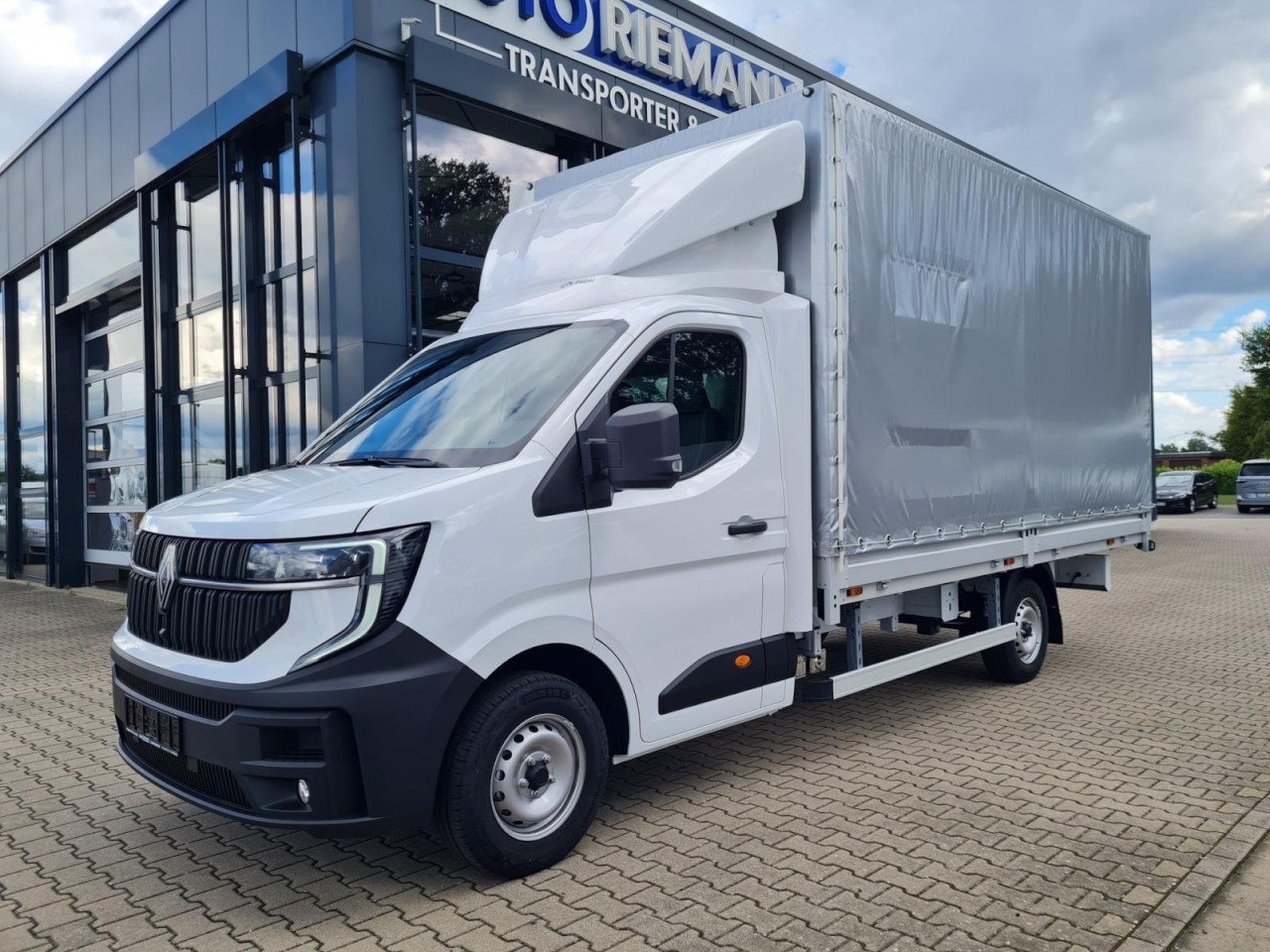 Renault Master 35 Pritsche Schiebe Plane KLIMA TEMPOMAT - Furgone centinato: foto 2 Renault Master 35 Pritsche Schiebe Plane KLIMA TEMPOMAT - Furgone centinato: foto 2
