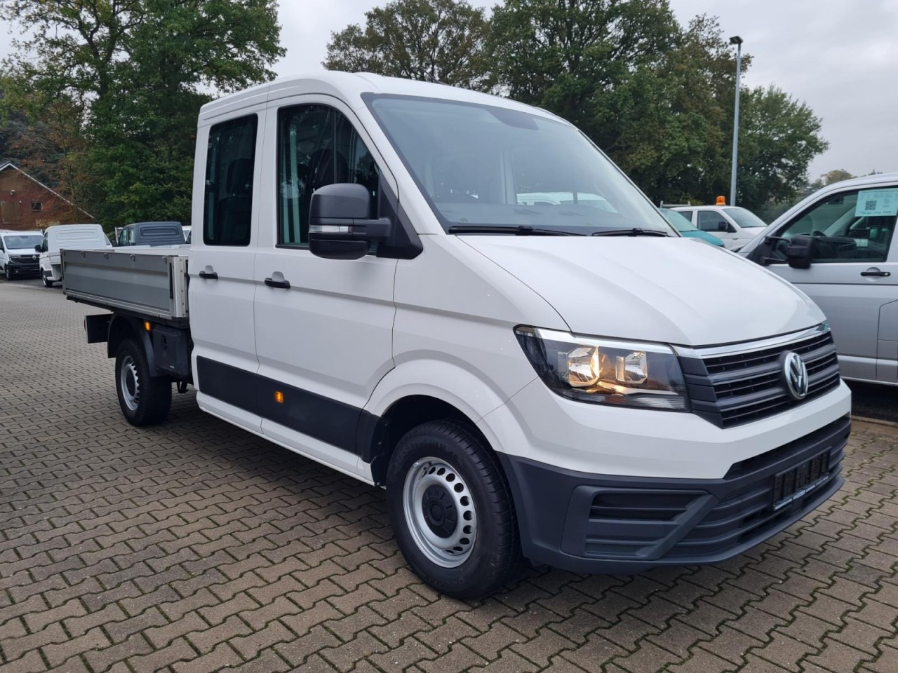 Volkswagen Crafter 35 Doka MR Pritsche AHK Klima 7 Sitzer - Furgone con cassone fisso, Furgone doppia cabina: foto 3 Volkswagen Crafter 35 Doka MR Pritsche AHK Klima 7 Sitzer - Furgone con cassone fisso, Furgone doppia cabina: foto 3
