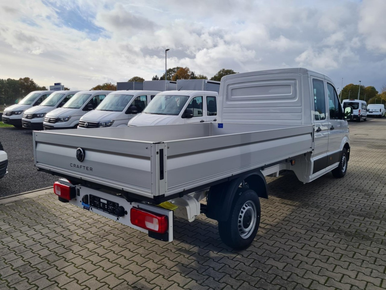 Volkswagen Crafter 35 Doka TDI L4 lang KLIMA TEMPOMAT - Furgone con cassone fisso, Furgone doppia cabina: foto 5 Volkswagen Crafter 35 Doka TDI L4 lang KLIMA TEMPOMAT - Furgone con cassone fisso, Furgone doppia cabina: foto 5