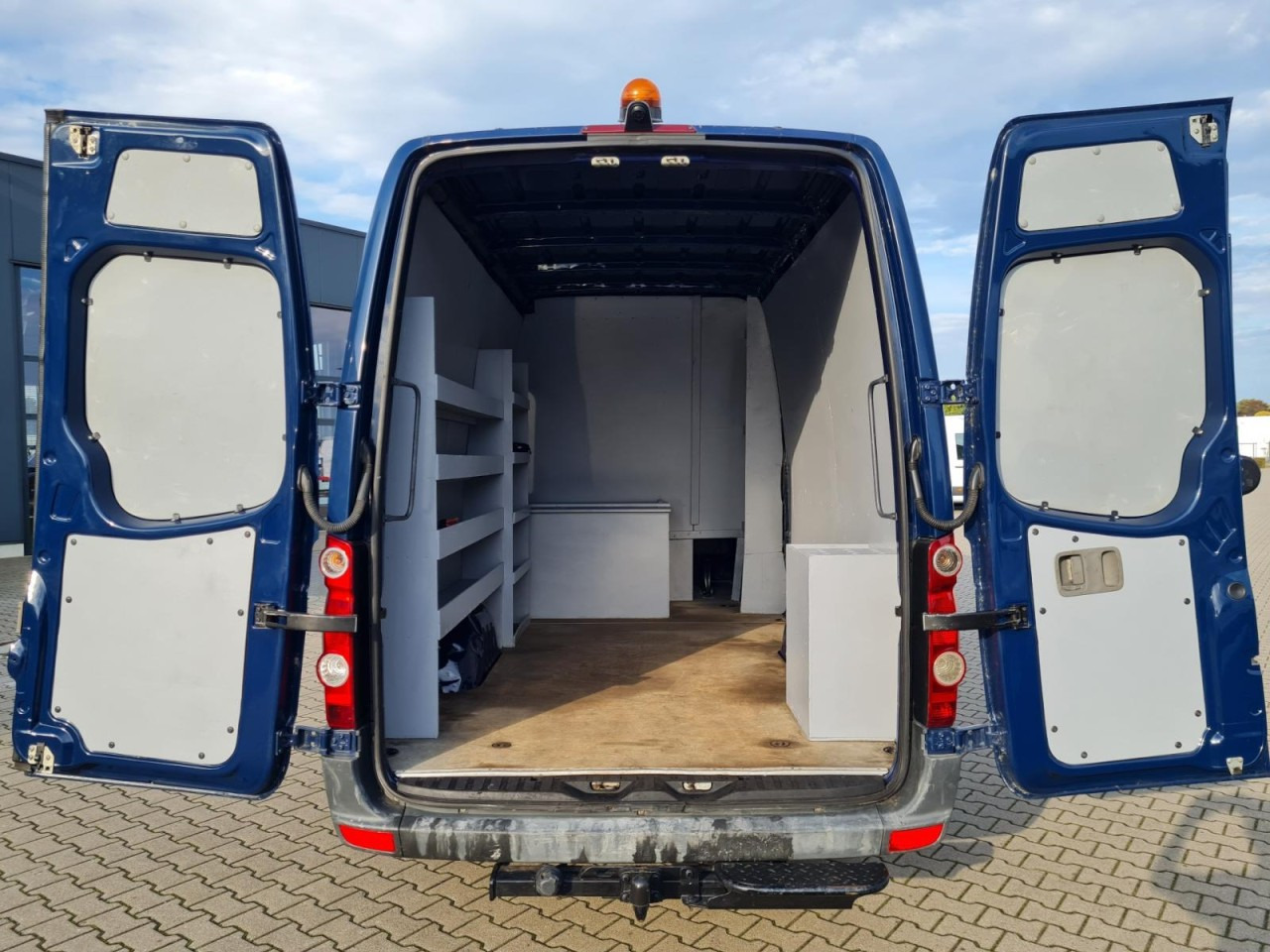Volkswagen Crafter 35 Kasten Doka 5 Sitze AHK 3.5to REGALSYSTEM - Furgone chiuso, Furgone doppia cabina: foto 5 Volkswagen Crafter 35 Kasten Doka 5 Sitze AHK 3.5to REGALSYSTEM - Furgone chiuso, Furgone doppia cabina: foto 5
