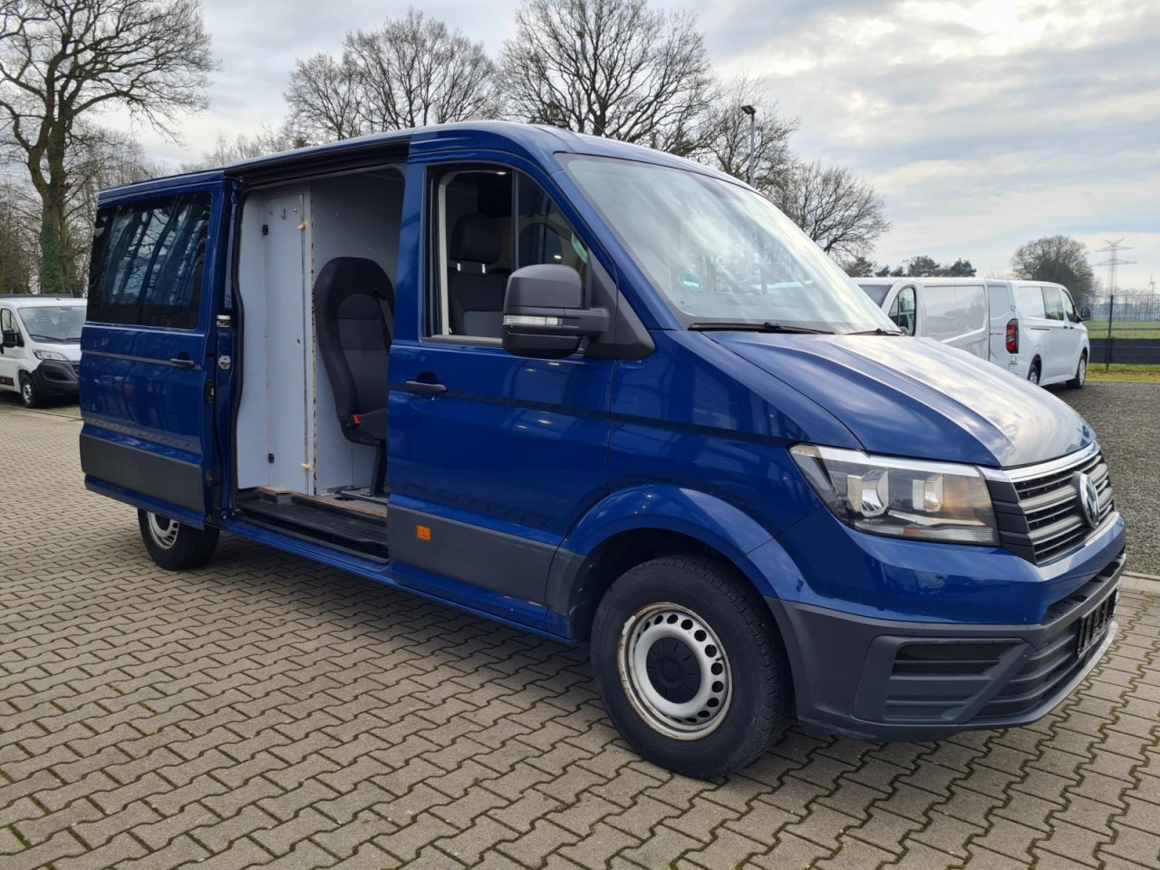 Volkswagen Crafter 35 Kasten Plus Doka mixto NAVI AHK 6 Sitzer - Furgone chiuso, Furgone doppia cabina: foto 4 Volkswagen Crafter 35 Kasten Plus Doka mixto NAVI AHK 6 Sitzer - Furgone chiuso, Furgone doppia cabina: foto 4