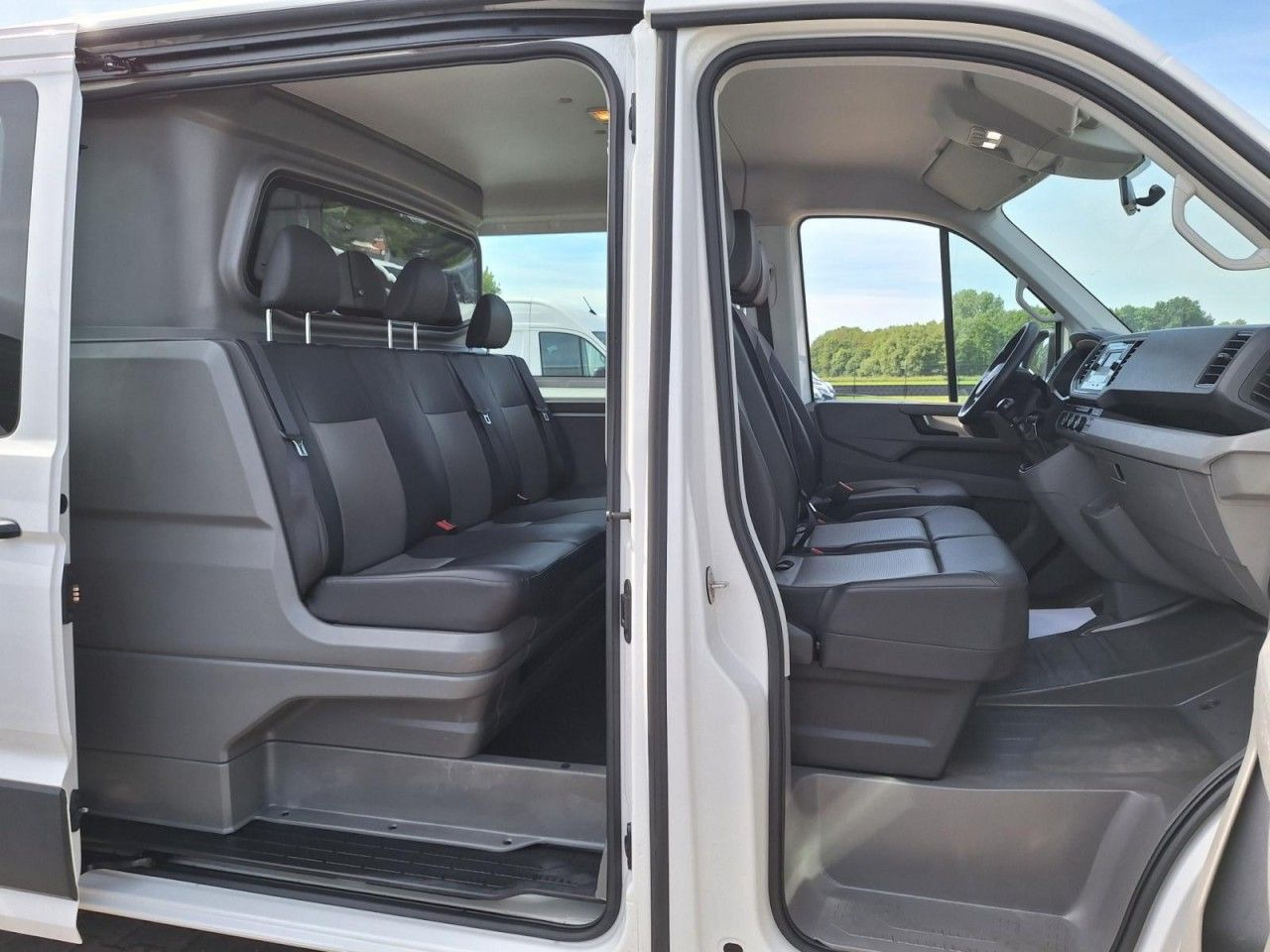 Volkswagen Crafter 35 Kasten Plus Doka mixto TDI L2H2 AHK - Furgone chiuso, Furgone doppia cabina: foto 4 Volkswagen Crafter 35 Kasten Plus Doka mixto TDI L2H2 AHK - Furgone chiuso, Furgone doppia cabina: foto 4