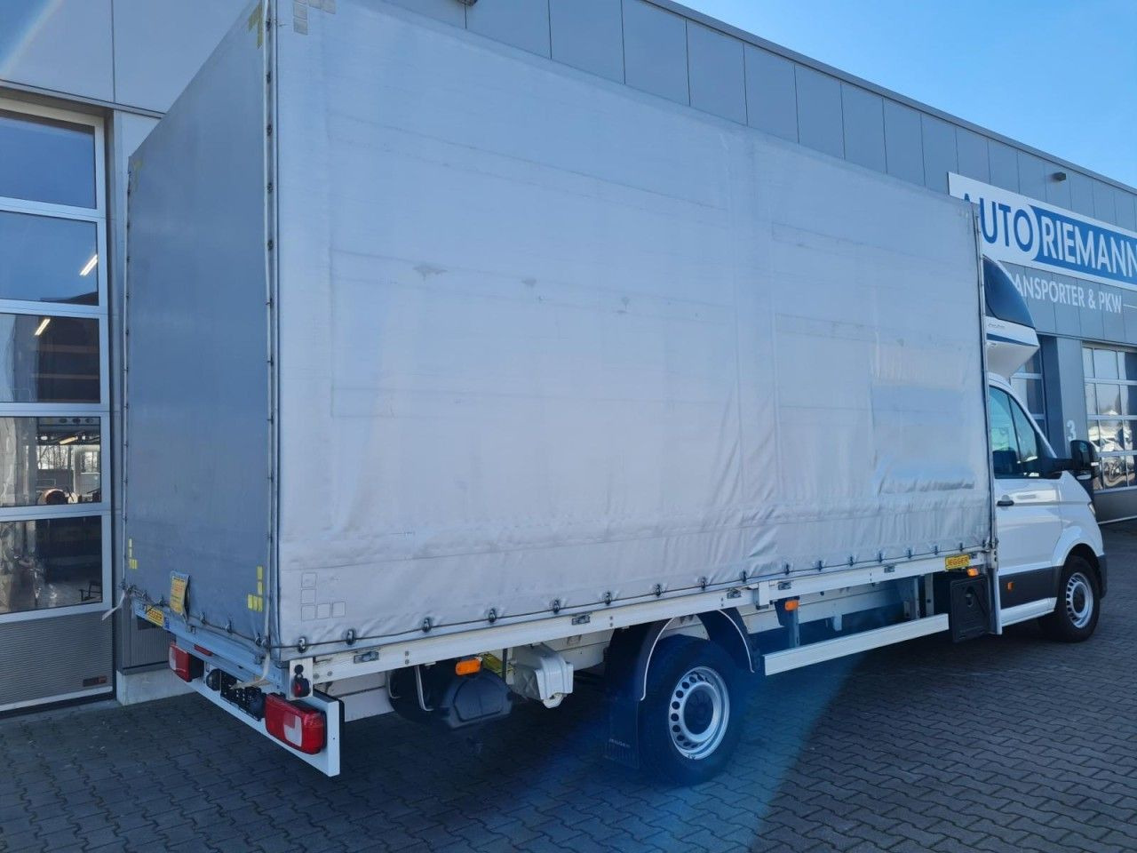 Volkswagen Crafter 35 Pritsche Plane Schlafkabine LED TEMPO - Furgone centinato: foto 4 Volkswagen Crafter 35 Pritsche Plane Schlafkabine LED TEMPO - Furgone centinato: foto 4