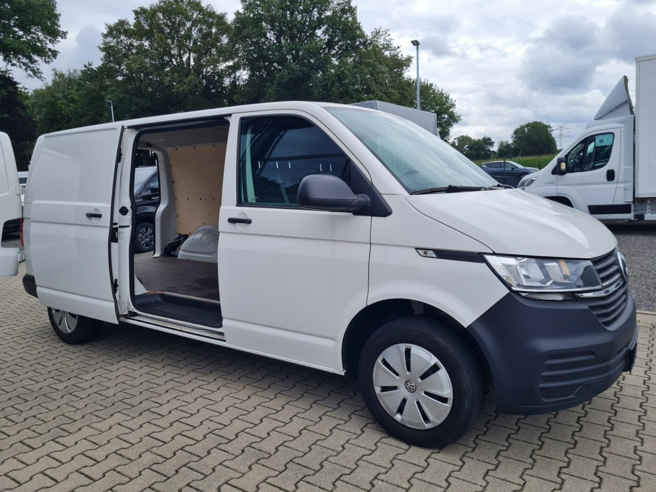 Volkswagen T6.1 Kasten TDi lang Flügeltüren KLIMA Verkleidungen - Furgoncino: foto 4 Volkswagen T6.1 Kasten TDi lang Flügeltüren KLIMA Verkleidungen - Furgoncino: foto 4