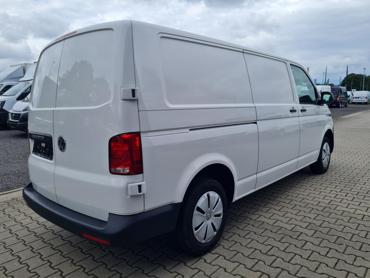 Volkswagen T6.1 Kasten TDi lang Flügeltüren KLIMA Verkleidungen - Furgoncino: foto 5 Volkswagen T6.1 Kasten TDi lang Flügeltüren KLIMA Verkleidungen - Furgoncino: foto 5