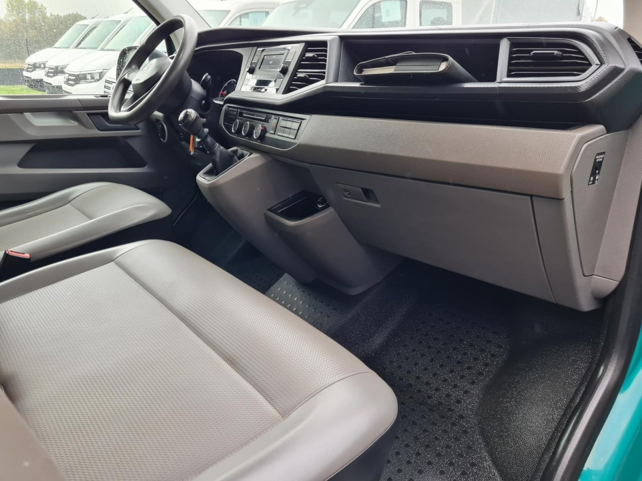 Leasing di  Volkswagen T6.1 Pritsche Doka 6-Sitze TDI AHK Volkswagen T6.1 Pritsche Doka 6-Sitze TDI AHK: foto 14