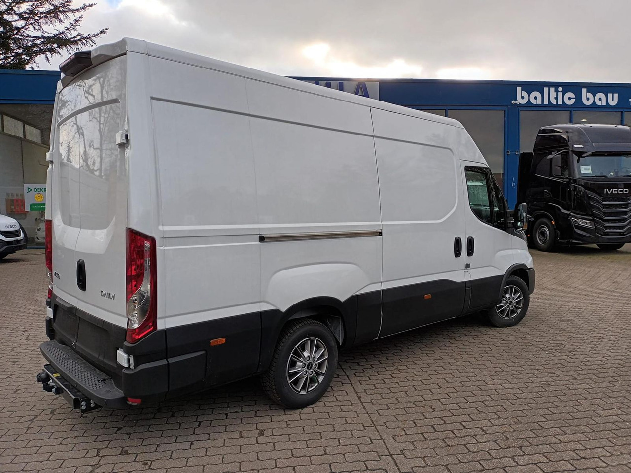 Iveco 35S16A8V AHK, ACC, LED-SCHEINWERFER ab 0% - Furgone chiuso: foto 3 Iveco 35S16A8V AHK, ACC, LED-SCHEINWERFER ab 0% - Furgone chiuso: foto 3