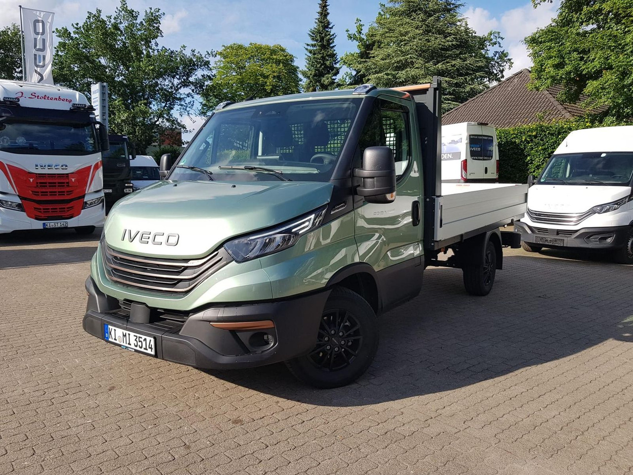 Iveco Daily 35S14HA8 Pritsche AHK 100 kW (136 PS),... - Furgone con cassone fisso: foto 1 Iveco Daily 35S14HA8 Pritsche AHK 100 kW (136 PS),... - Furgone con cassone fisso: foto 1
