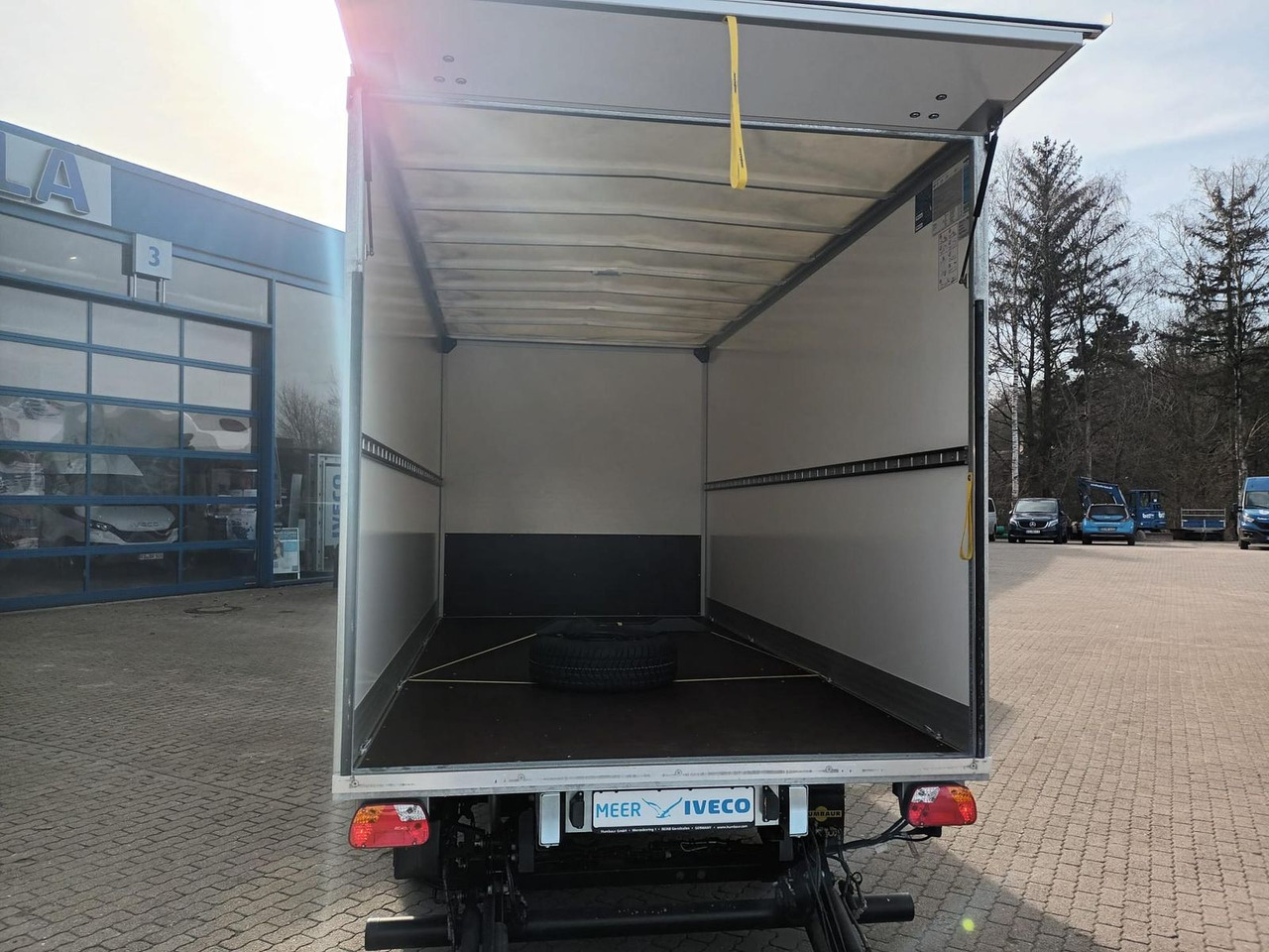 Iveco Daily 35S14HE Koffer LBW, Rückfahrkamera 2x a... - Furgone box: foto 5 Iveco Daily 35S14HE Koffer LBW, Rückfahrkamera 2x a... - Furgone box: foto 5