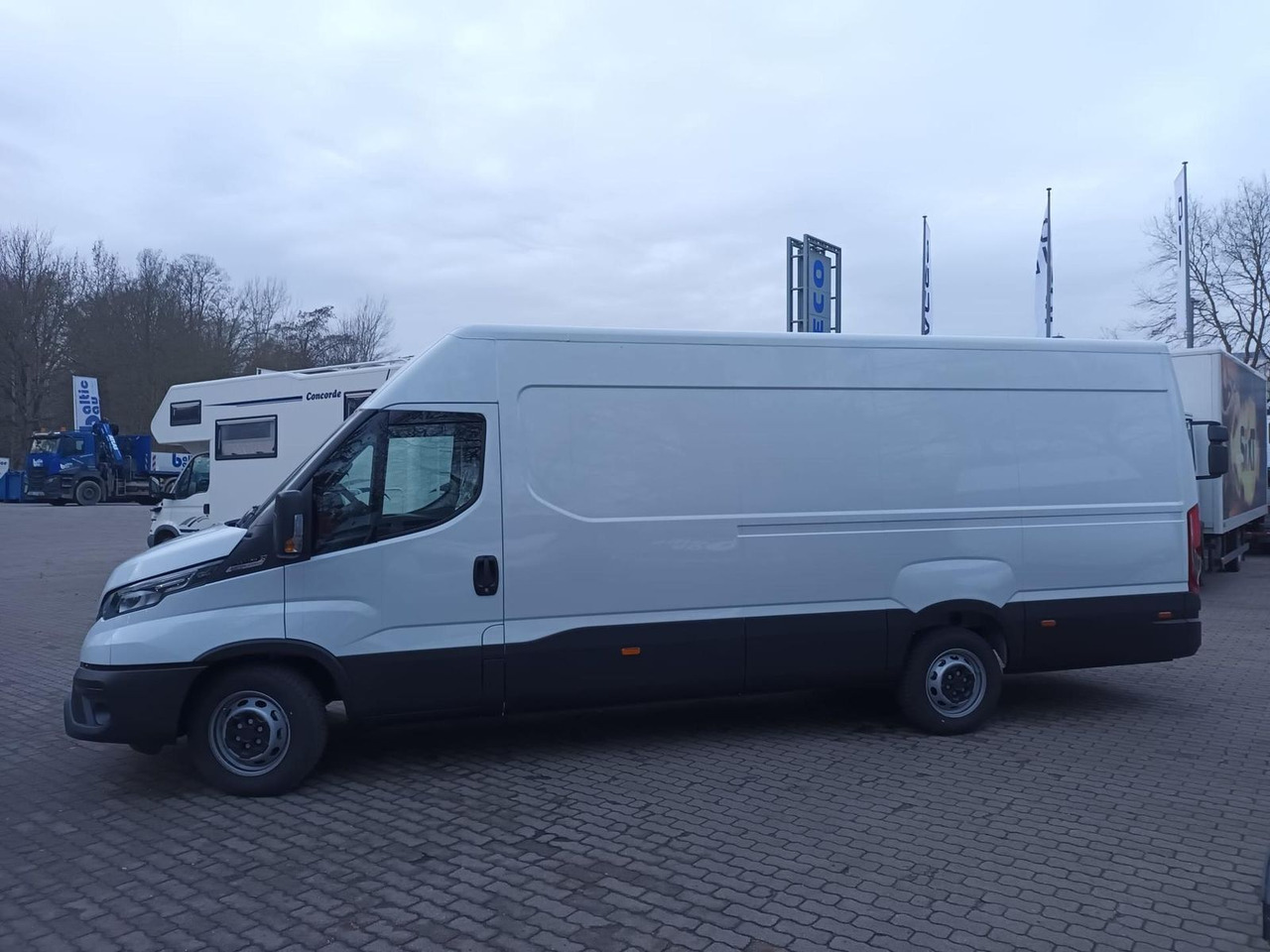 Iveco Daily 35S18HA8V 4100 KLIMA*AHK*RÜCKFAHRKAMERA... - Furgone chiuso: foto 2 Iveco Daily 35S18HA8V 4100 KLIMA*AHK*RÜCKFAHRKAMERA... - Furgone chiuso: foto 2