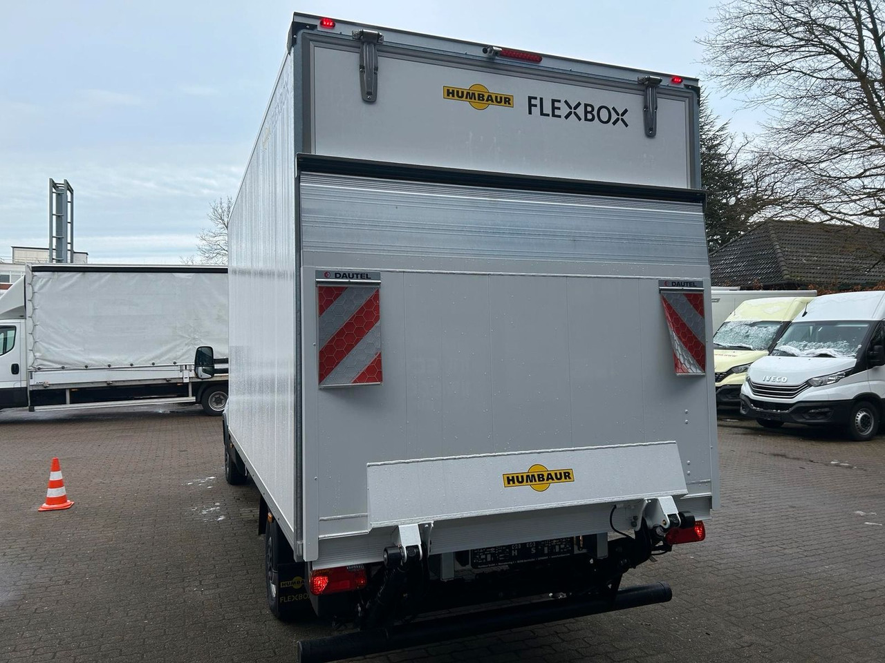 Iveco Daily Koffer 35S14H 3,0 LBW Kamera 115 kW (15... - Furgone box: foto 5 Iveco Daily Koffer 35S14H 3,0 LBW Kamera 115 kW (15... - Furgone box: foto 5