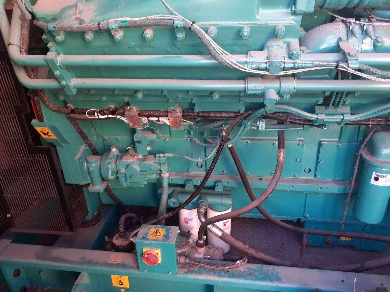 Cummins Cummins Generator Set Stamford 1300 KW 1600 KVA New Factory, Diesel Generator, 2014 Model, 2245 HP, 9000 kg, Low Hours, For Sale in Poland - Gruppo elettrogeno: foto 2 Cummins Cummins Generator Set Stamford 1300 KW 1600 KVA New Factory, Diesel Generator, 2014 Model, 2245 HP, 9000 kg, Low Hours, For Sale in Poland - Gruppo elettrogeno: foto 2