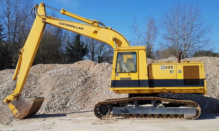 Caterpillar 225 – excavator with long stick / Kettenbagger mit langem Stiel - Escavatore cingolato: foto 1 Caterpillar 225 – excavator with long stick / Kettenbagger mit langem Stiel - Escavatore cingolato: foto 1