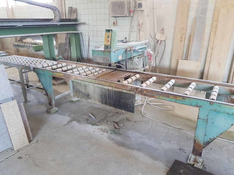 Weha – Head saw and conveyor belt / Kopfsäge und Förderband - Macchina utensile: foto 1 Weha – Head saw and conveyor belt / Kopfsäge und Förderband - Macchina utensile: foto 1