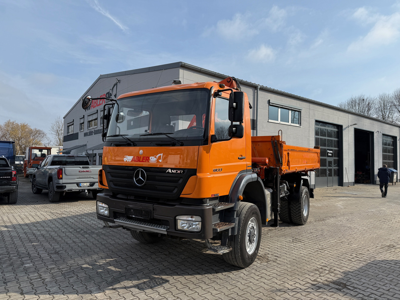 Mercedes-Benz 1833 Axor Kipper Kran Allrad - Autocarro ribaltabile, Camion con gru: foto 2 Mercedes-Benz 1833 Axor Kipper Kran Allrad - Autocarro ribaltabile, Camion con gru: foto 2