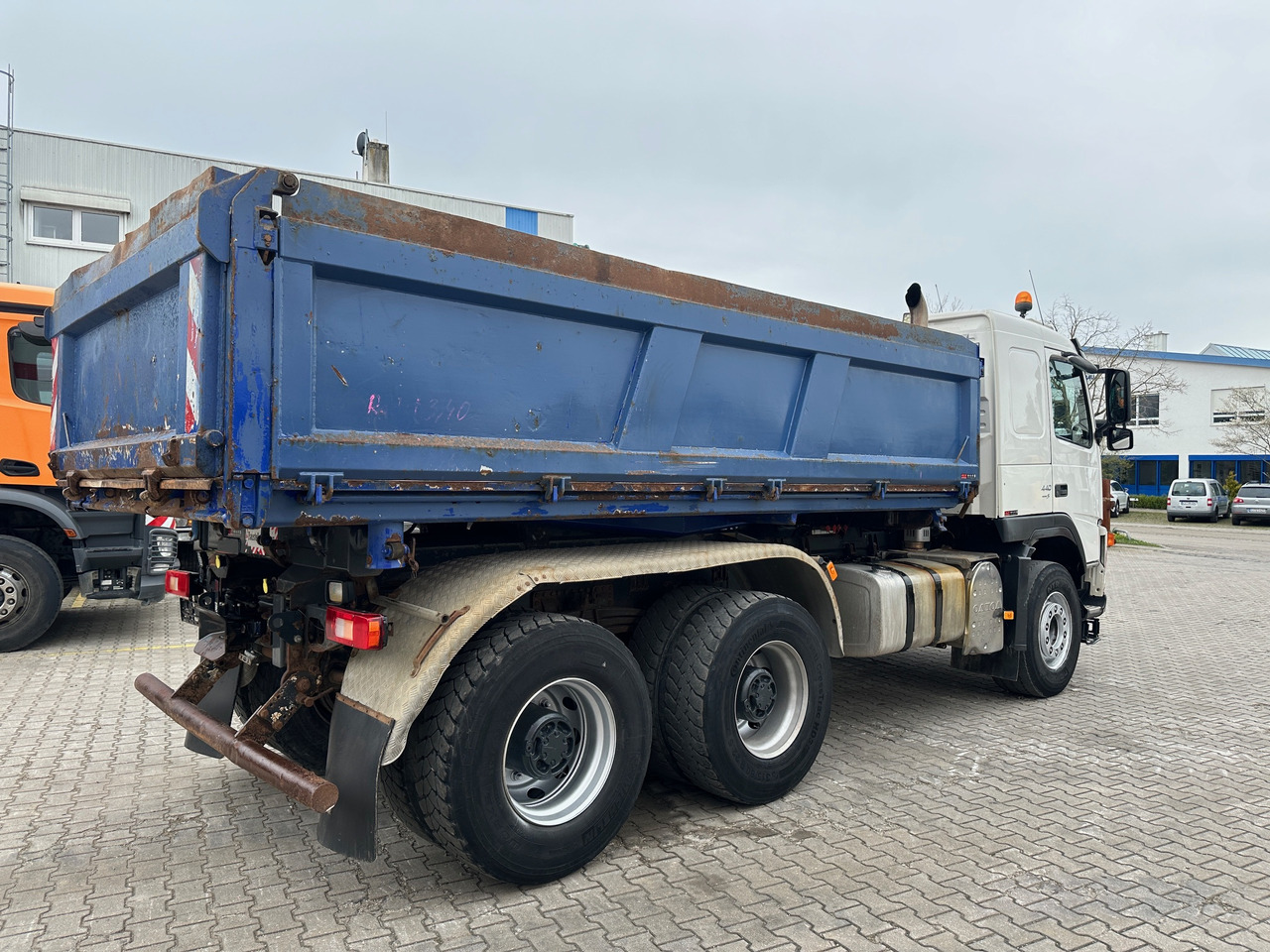 Volvo FM440 3-Seiten-Kipper mit Bordmatic 6x4 Winterdienst - Autocarro ribaltabile: foto 4 Volvo FM440 3-Seiten-Kipper mit Bordmatic 6x4 Winterdienst - Autocarro ribaltabile: foto 4
