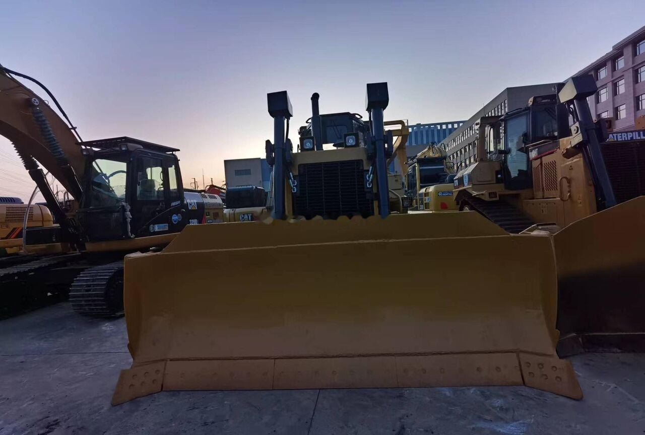 CAT D6H - Bulldozer: foto 2 CAT D6H - Bulldozer: foto 2