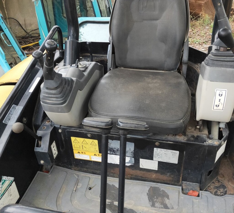 Caterpillar 302C - Miniescavatore: foto 2 Caterpillar 302C - Miniescavatore: foto 2