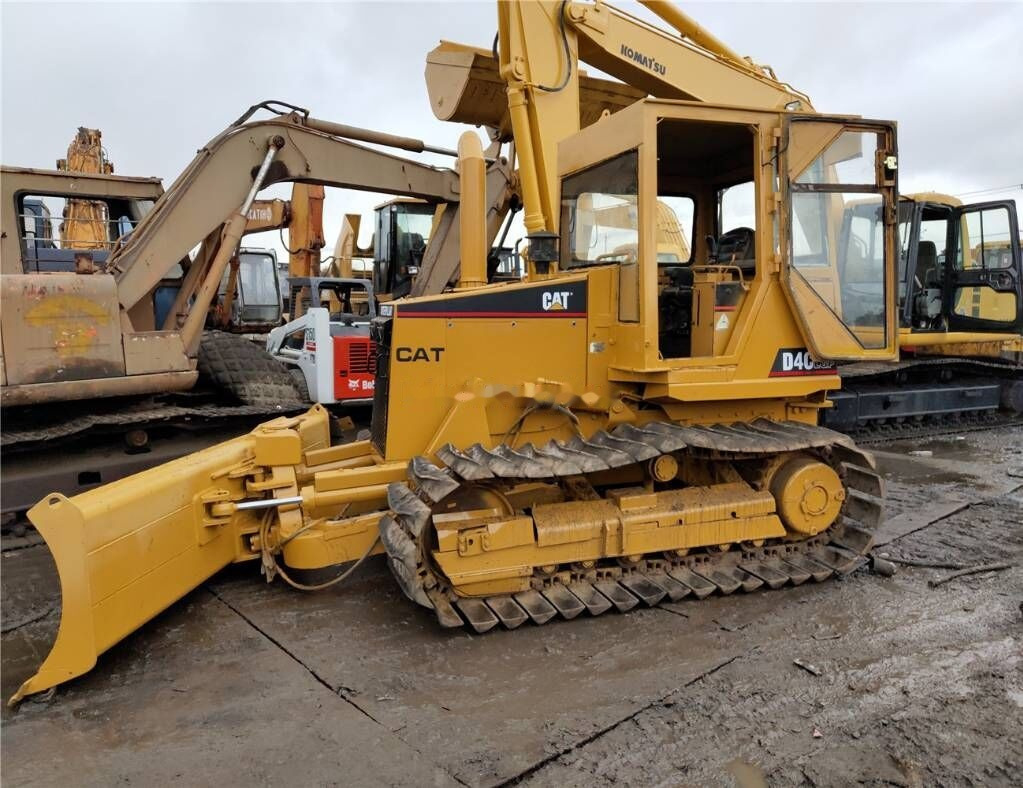 Caterpillar D4C - Bulldozer: foto 3 Caterpillar D4C - Bulldozer: foto 3