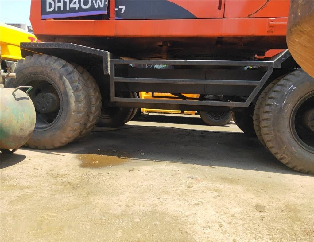 Doosan DH 140W-7 - Escavatore gommato: foto 2 Doosan DH 140W-7 - Escavatore gommato: foto 2