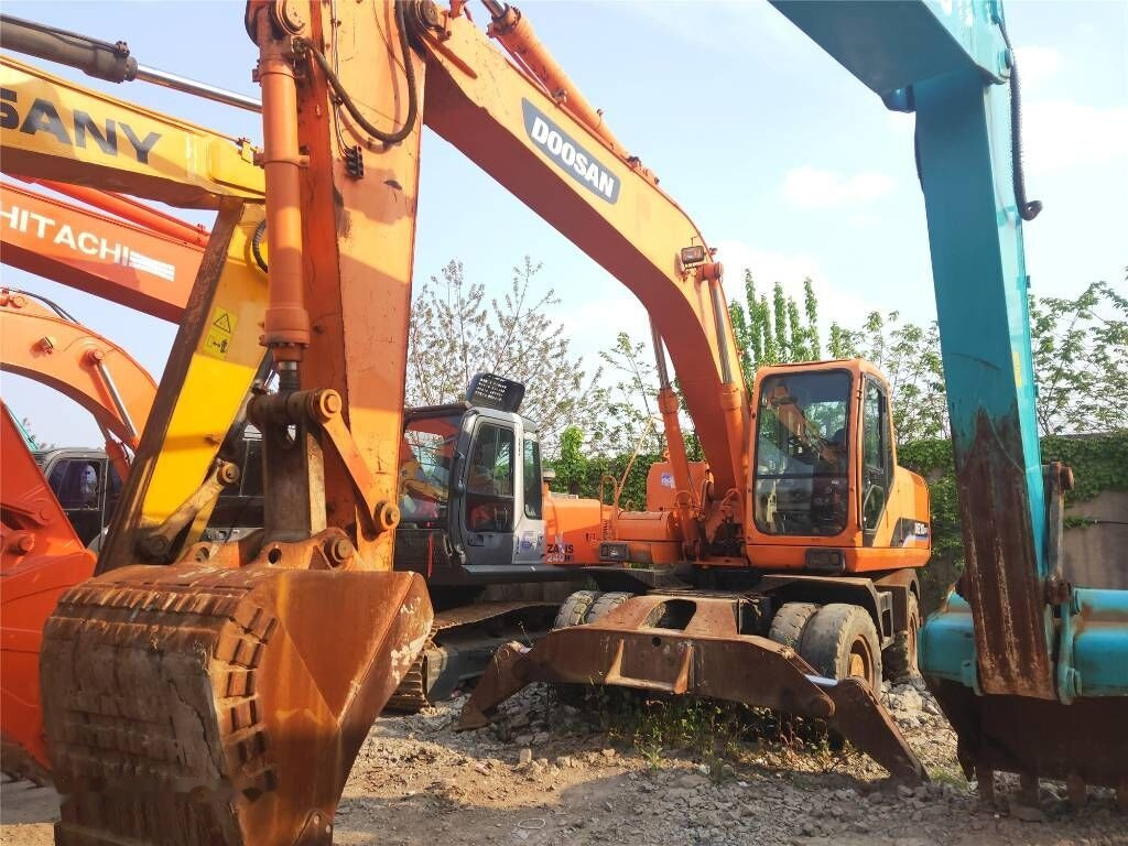 Doosan DH 210 W-7 - Escavatore gommato: foto 4 Doosan DH 210 W-7 - Escavatore gommato: foto 4